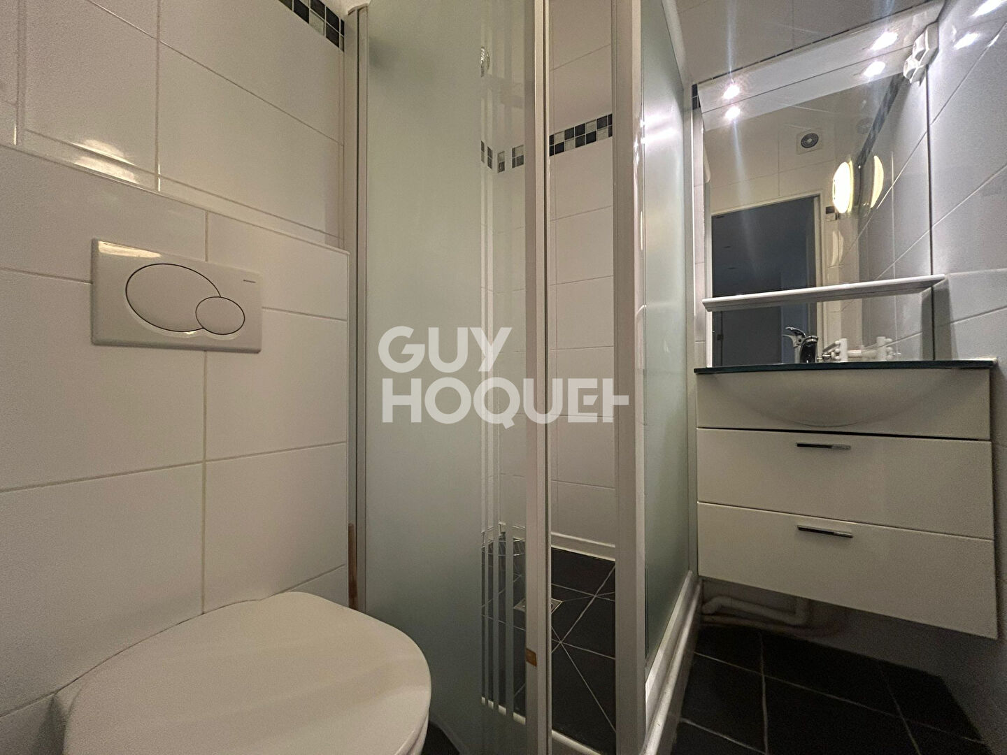 Paris 15 - Rue Dombasle -  2 pièces au calme avec ascenseur