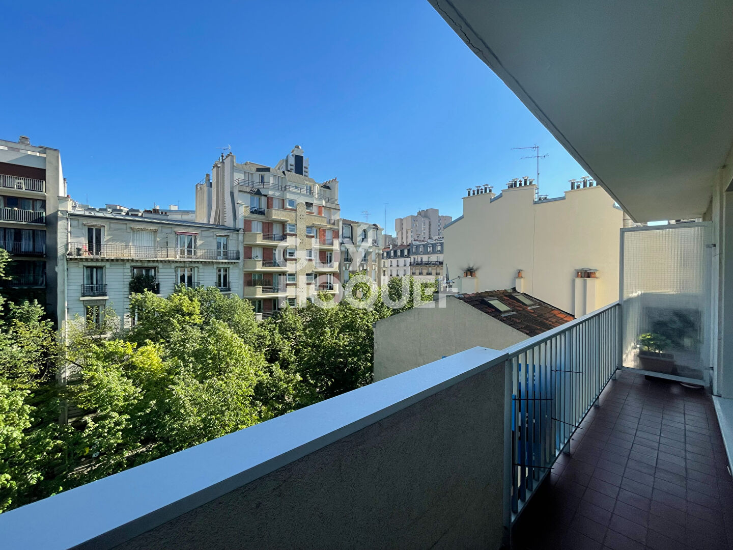 Location studio non meublé - entièrement rénové avec balcon