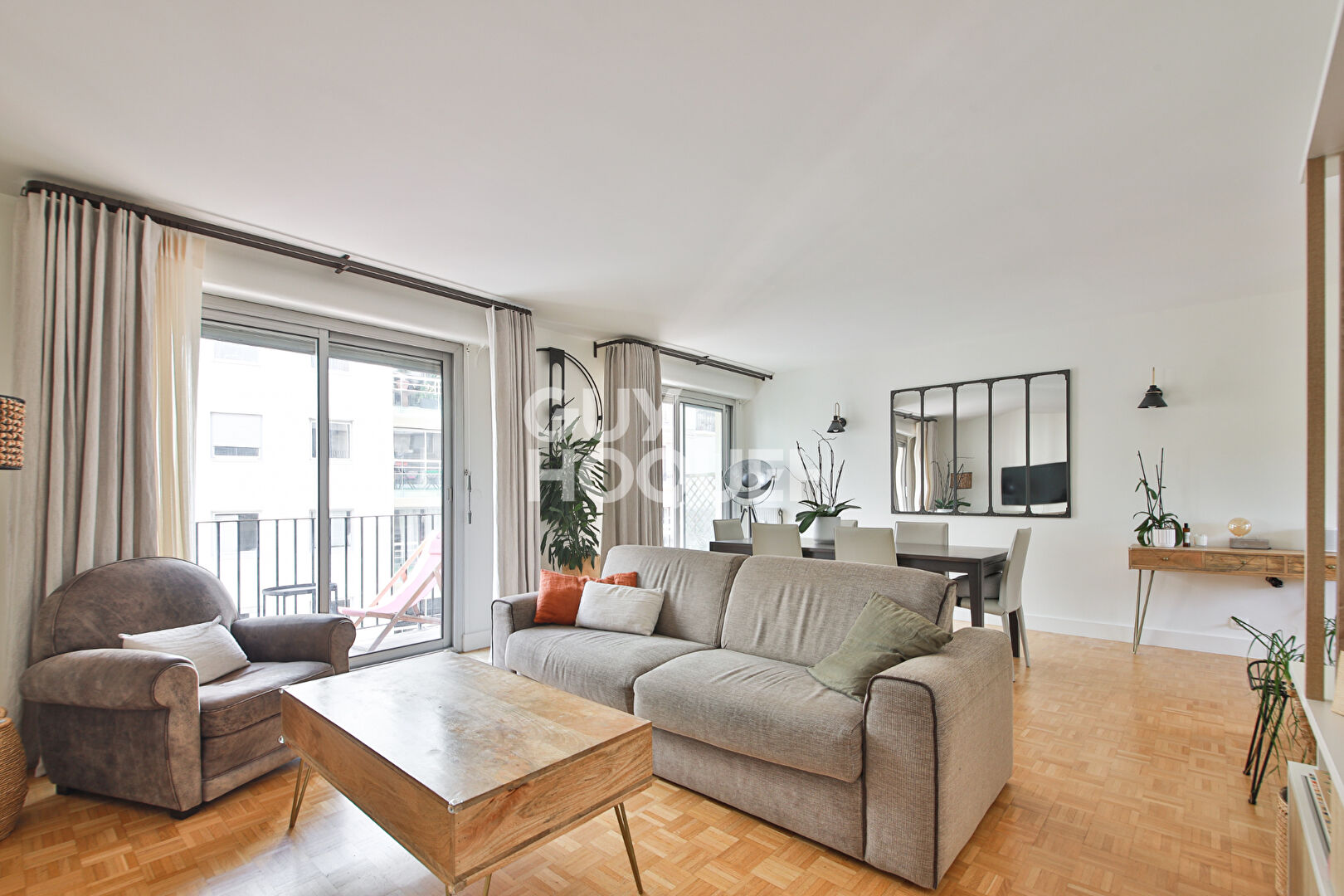 Appartement 4 pièces avec balcon PARIS 15 - Convention