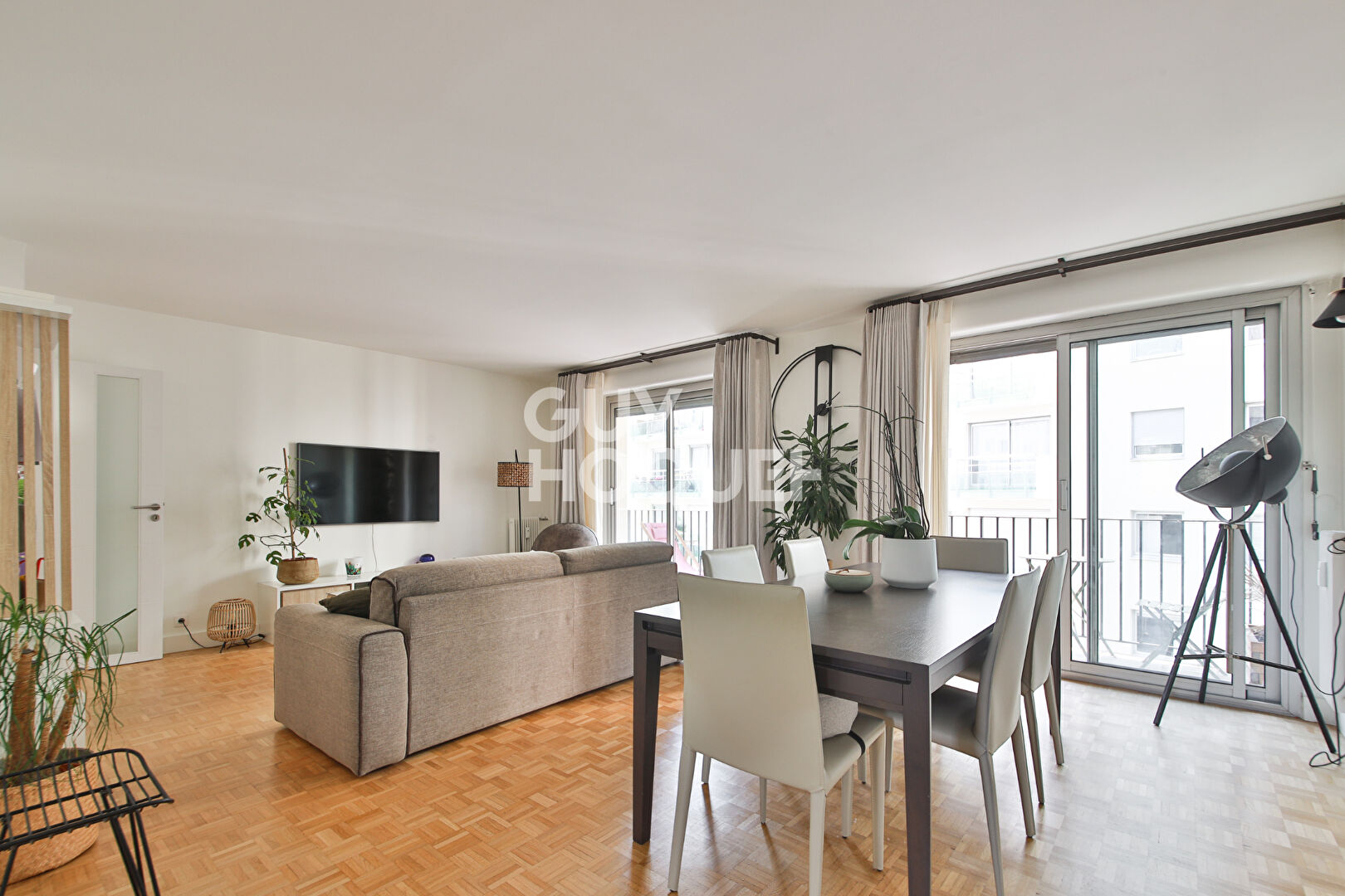 Appartement 4 pièces avec balcon PARIS 15 - Convention