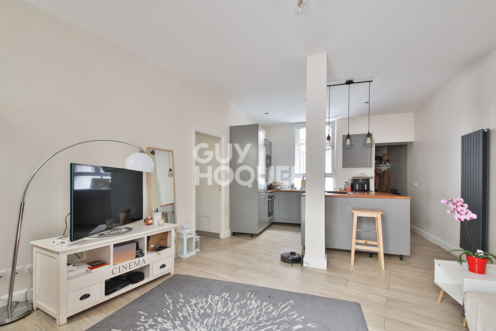 Appartement 4 pièces  en rez-de-cour PARIS 15 - Professions libérales autorisées