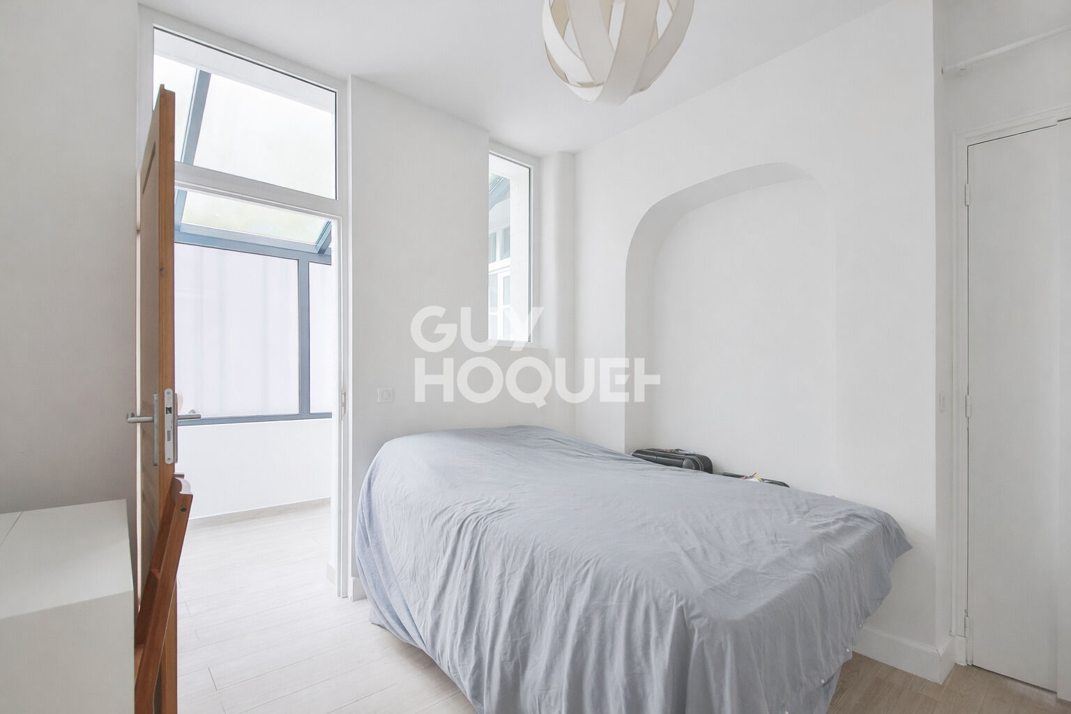 Appartement 4 pièces  en rez-de-cour PARIS 15 - Professions libérales autorisées