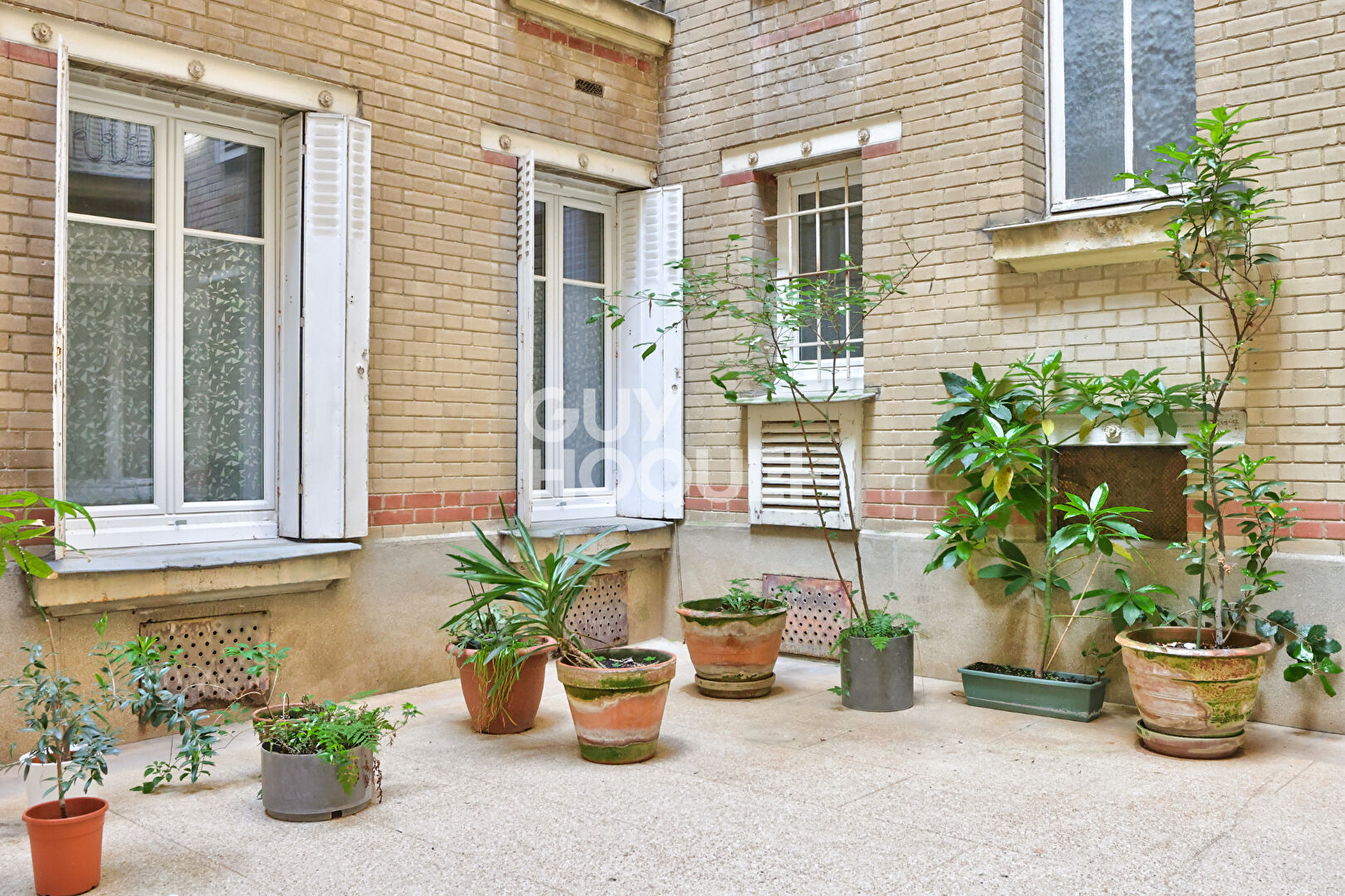 Appartement 2 pièces de 38 m2 - Félix Faure PARIS 15