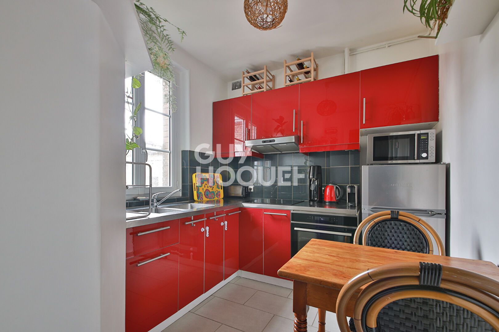 APPARTEMENT 3/4 PIECES DE 66 m2 - PARIS 15ème ARRONDISSEMENT.