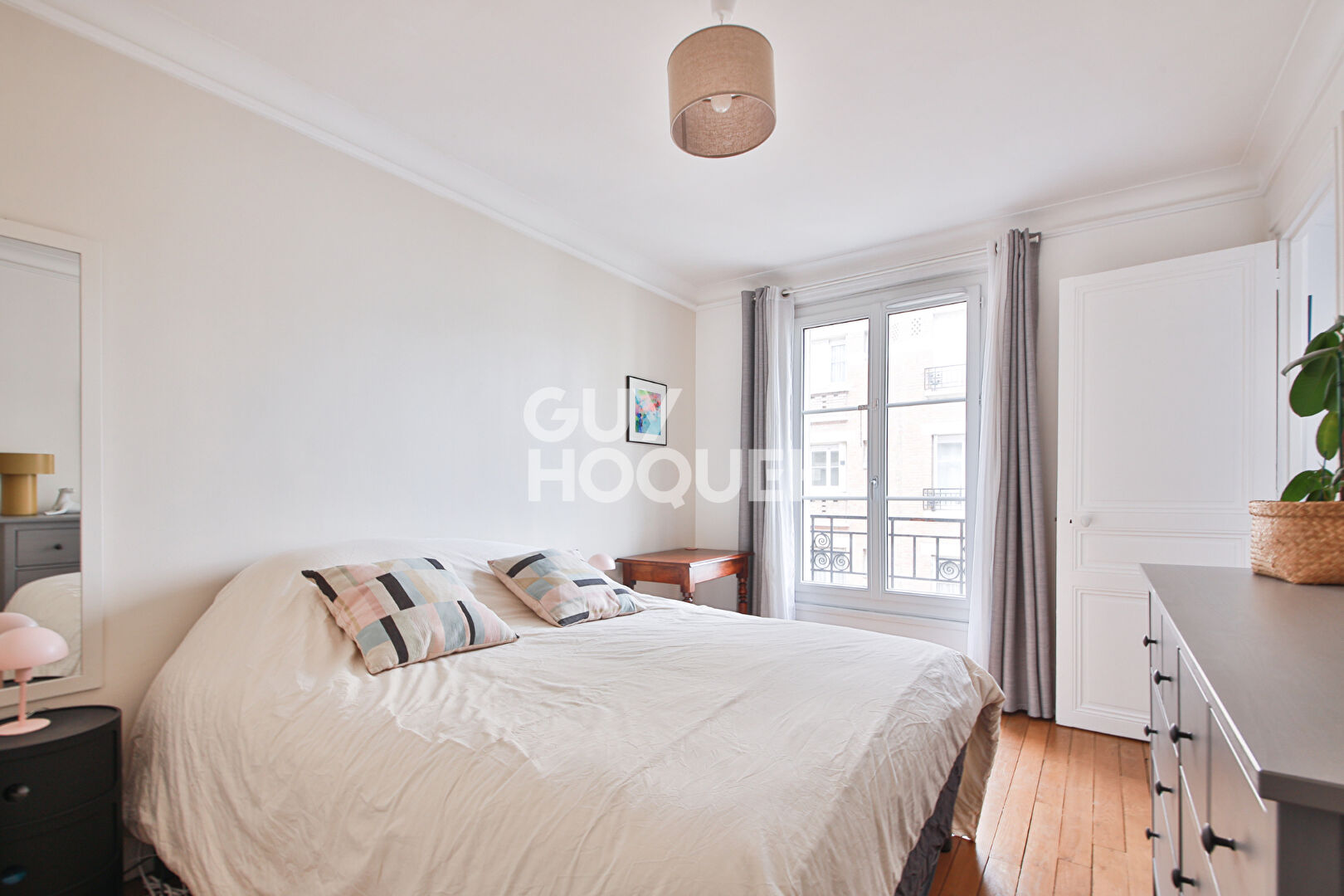 APPARTEMENT 3/4 PIECES DE 66 m2 - PARIS 15ème ARRONDISSEMENT.