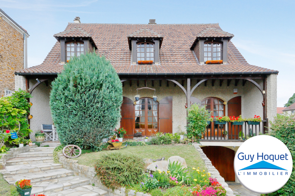 Maison d'environ 197 m² à vendre à AULNAY SOUS BOIS (93600).