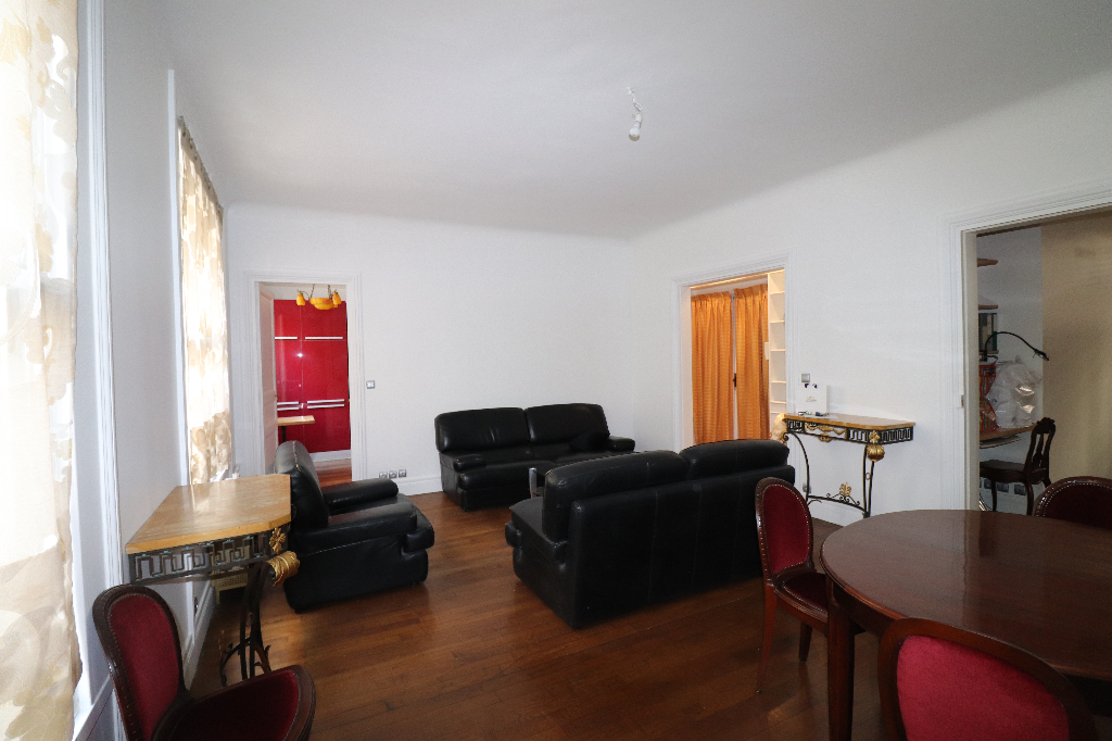 Appartement de 2 pièces à louer dans le 8e arrondissement de PARIS (75008).