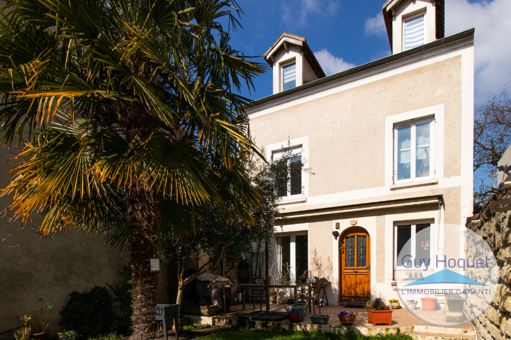 BELLE MAISON FAMILIALE 4 PIÈCES AU CALME  117 m².