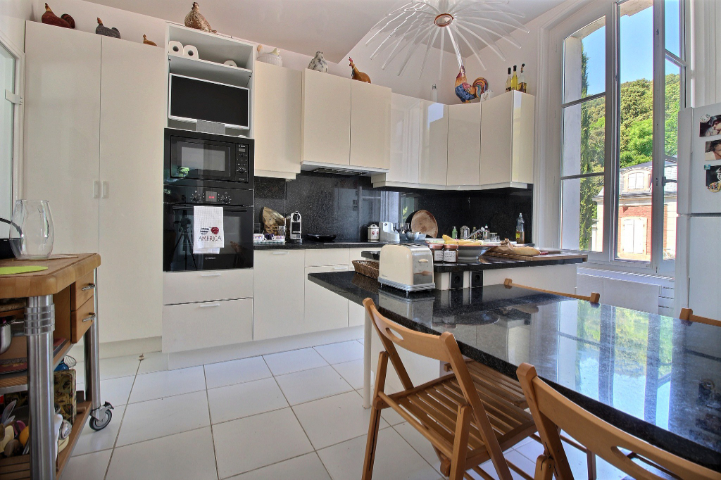 ANGOULÊME - MAISON DE MAÎTRE