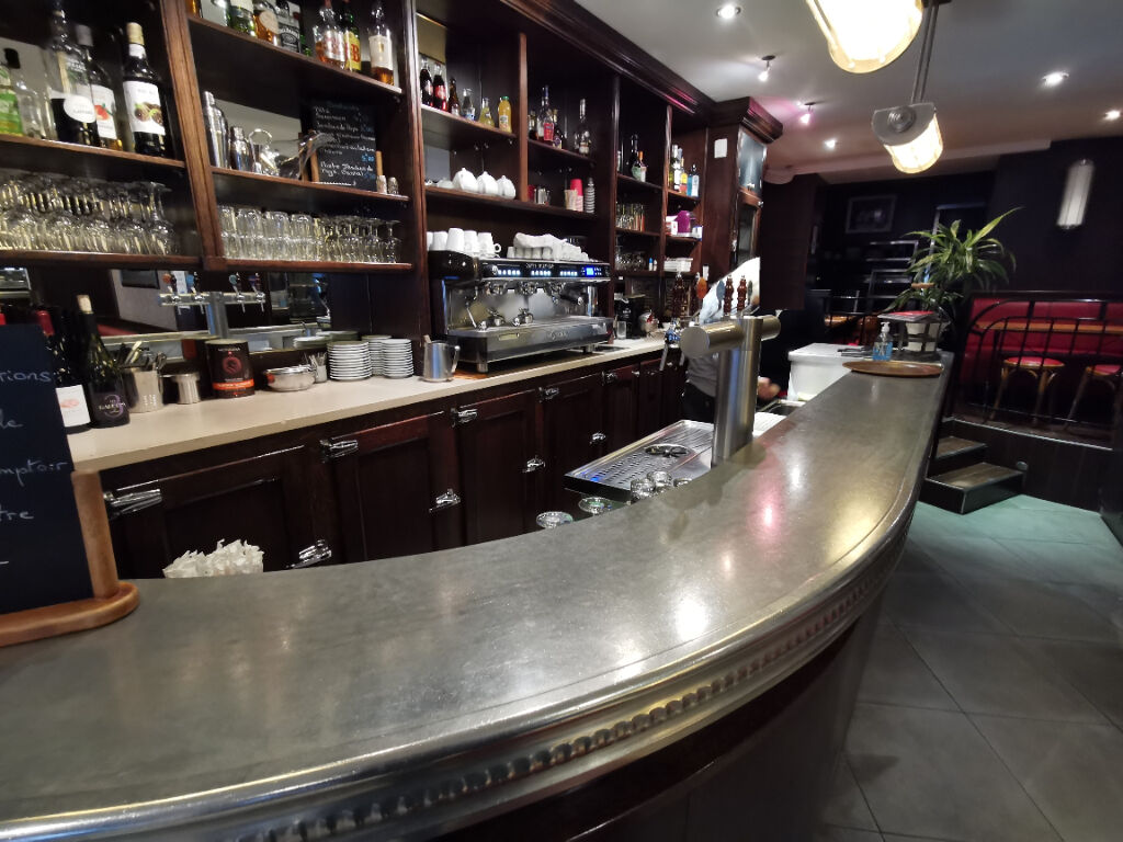 BRASSERIE EXTRACTION TERRASSE LICENCE 4 + LOGEMENT - PARIS 07