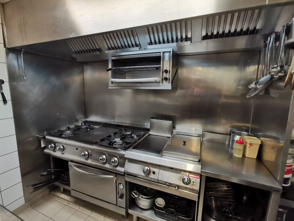 BRASSERIE EXTRACTION TERRASSE LICENCE 4 + LOGEMENT - PARIS 07