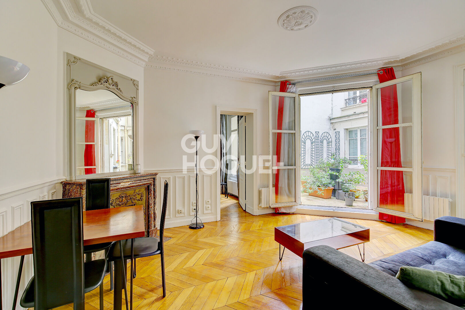 Paris 9, Square Moncey, 97m2, 3 chambres sur cour au calme