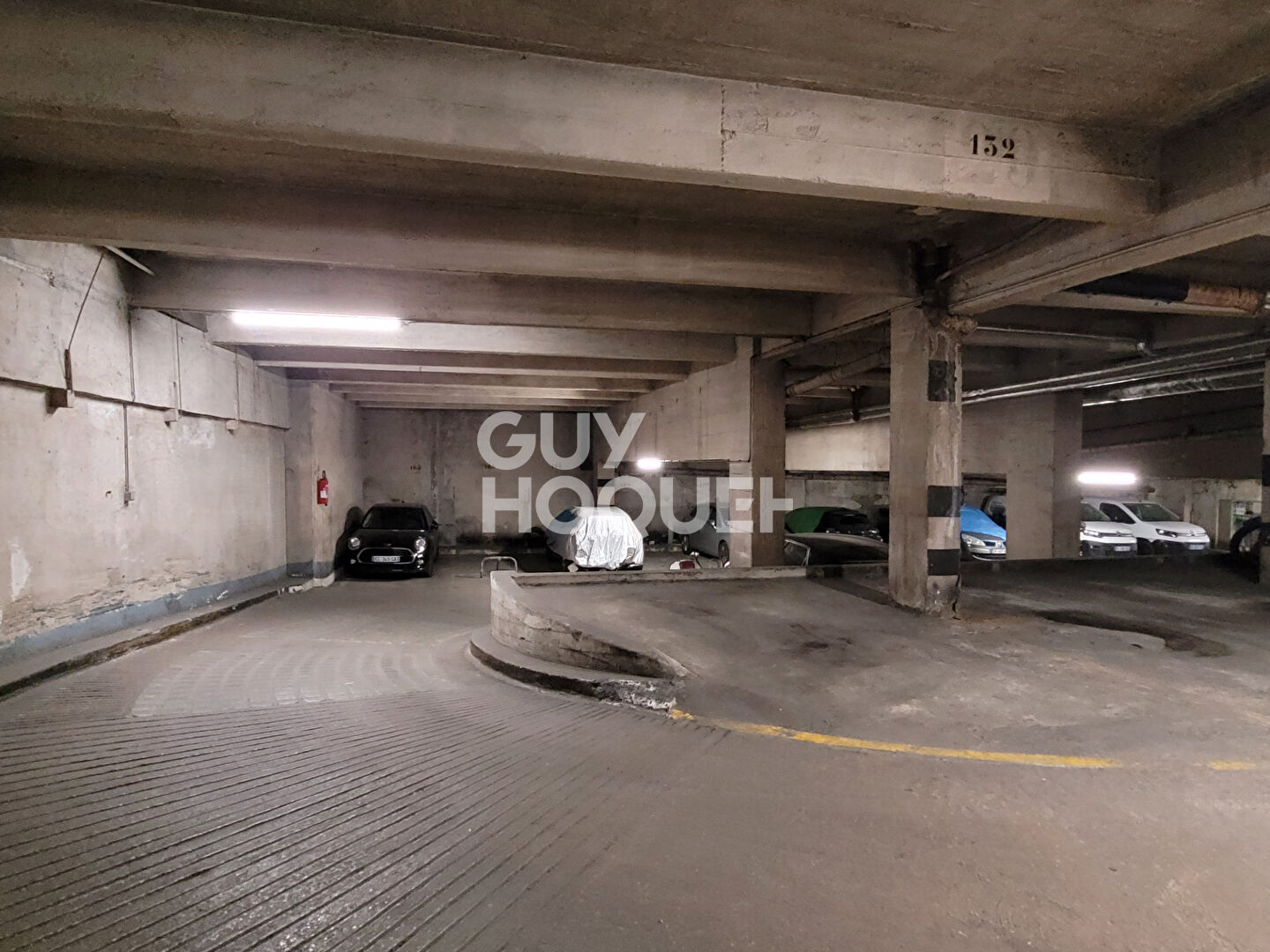 PARKINGS - PARIS 09