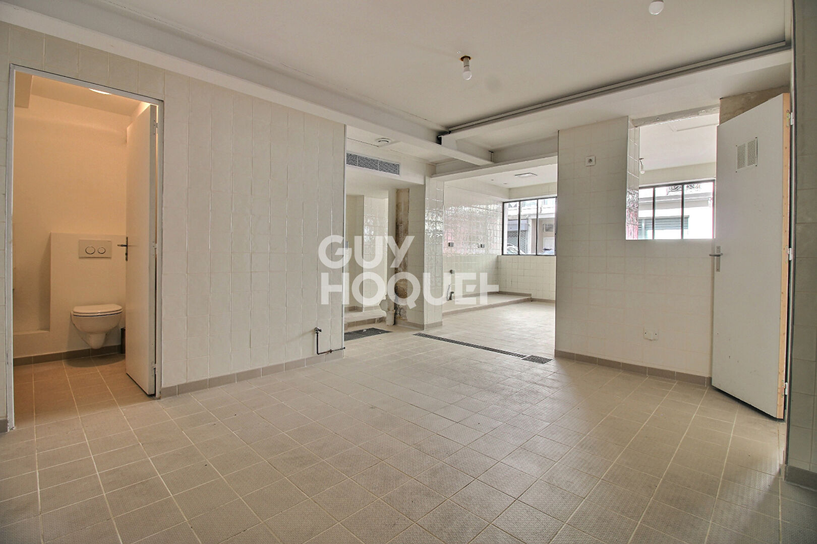 Local d'activité Paris 57.46 m2