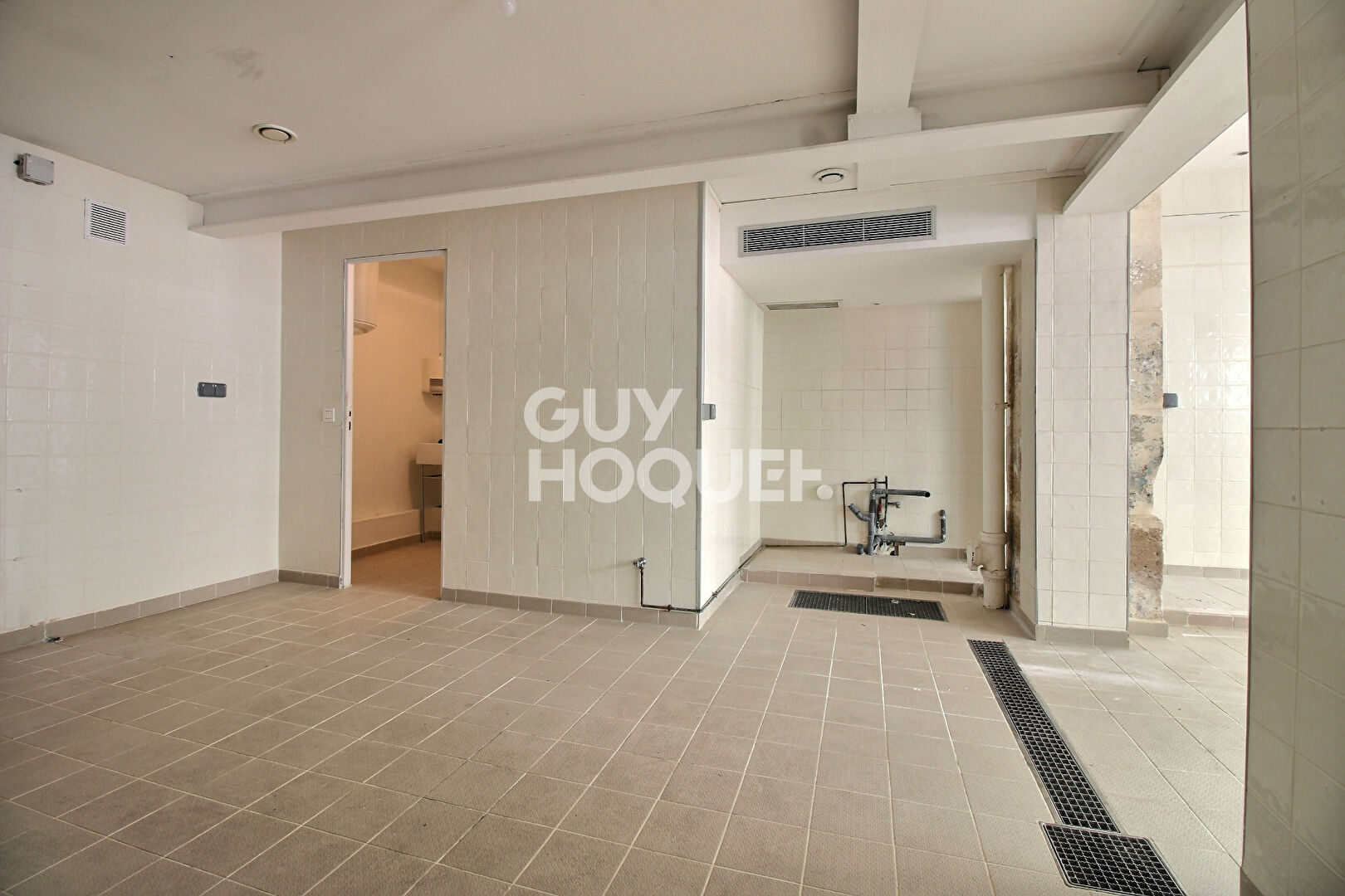 Local d'activité Paris 57.46 m2