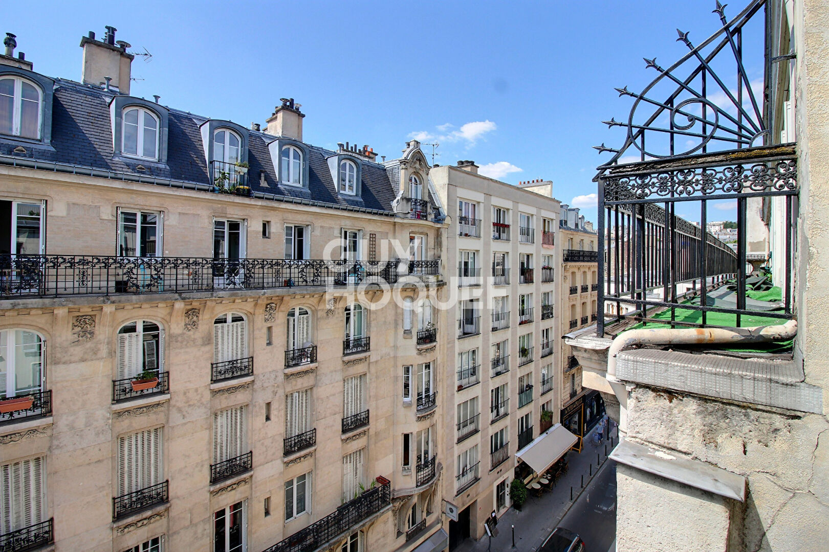 2 PIECES AVEC BALCON - PARIS 9 SAINT-GEORGES - MARTYRS