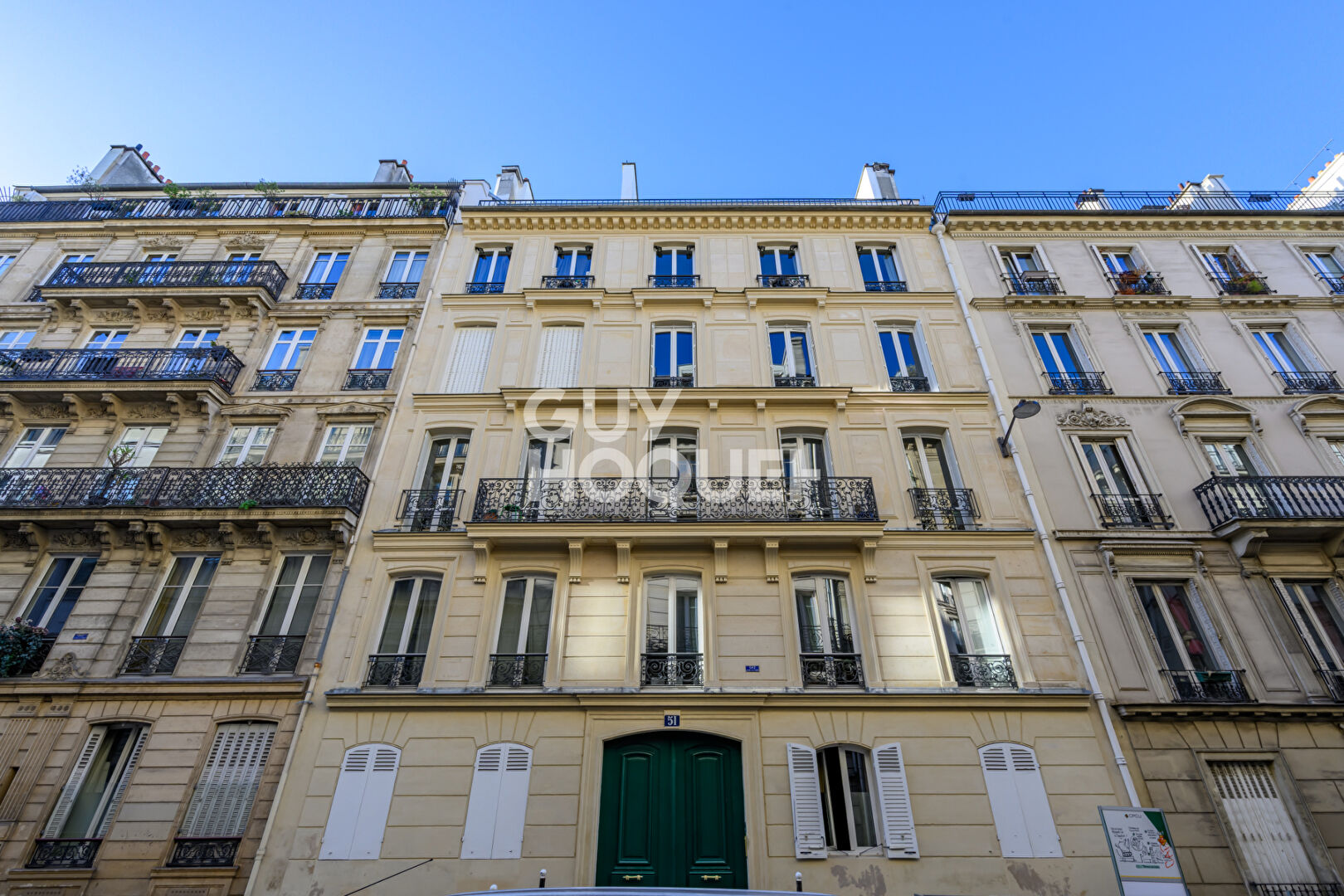 Très beau studio avec espace nuit - Rue La Bruyère 75009