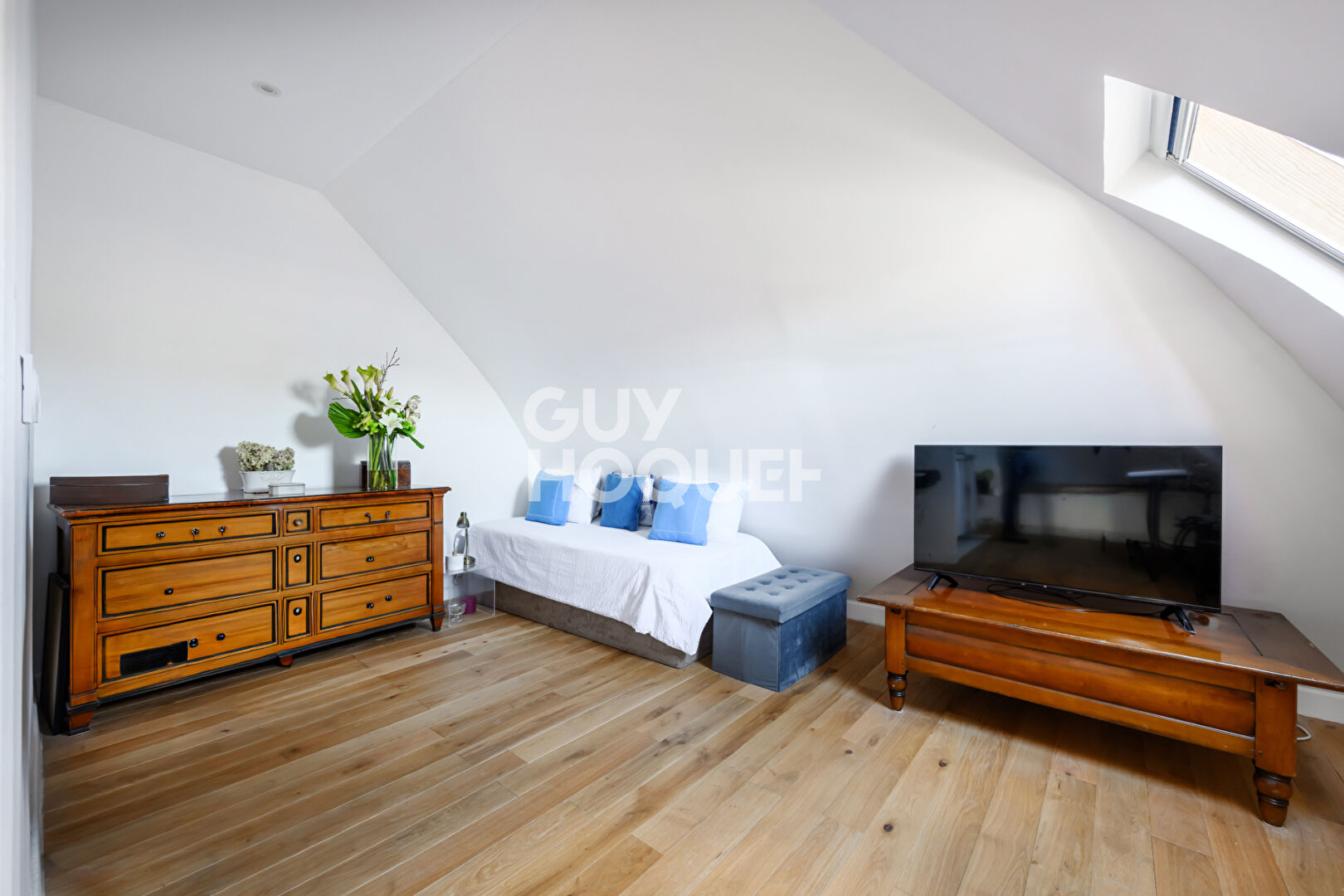 Très beau studio rénové - Martyrs 75009