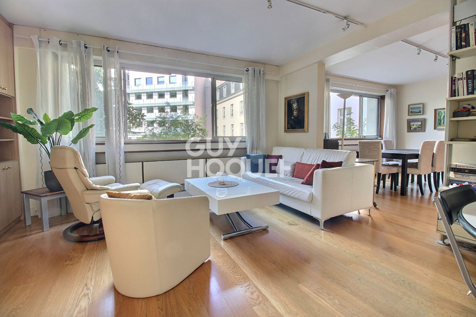 Appartement 4 pièces (87 m²) + 2 places de parking - Saint Lazare 75009