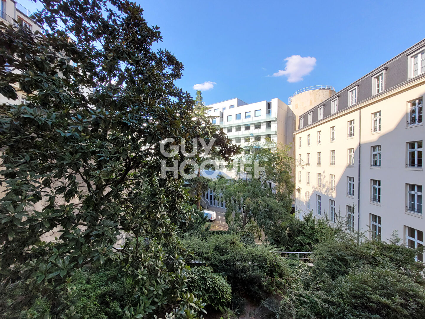 Appartement 4 pièces (87 m²) + 2 places de parking - Saint Lazare 75009
