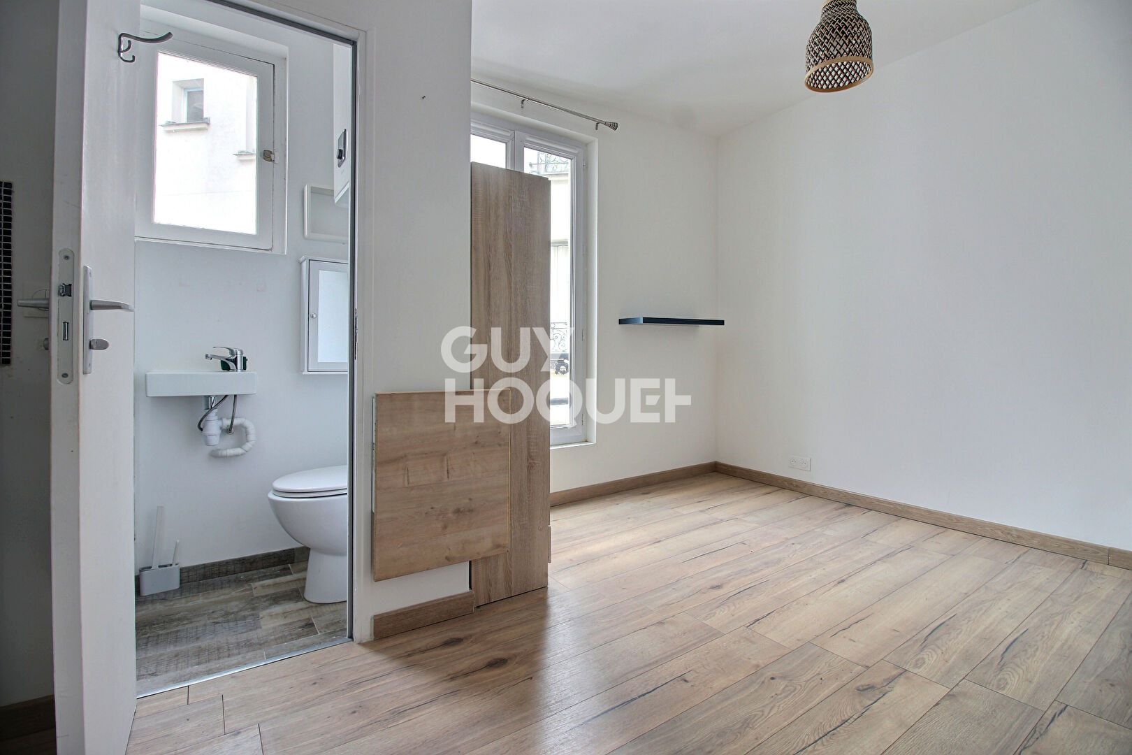 JOLI STUDIO 15 m² - Passage de Clichy Paris18