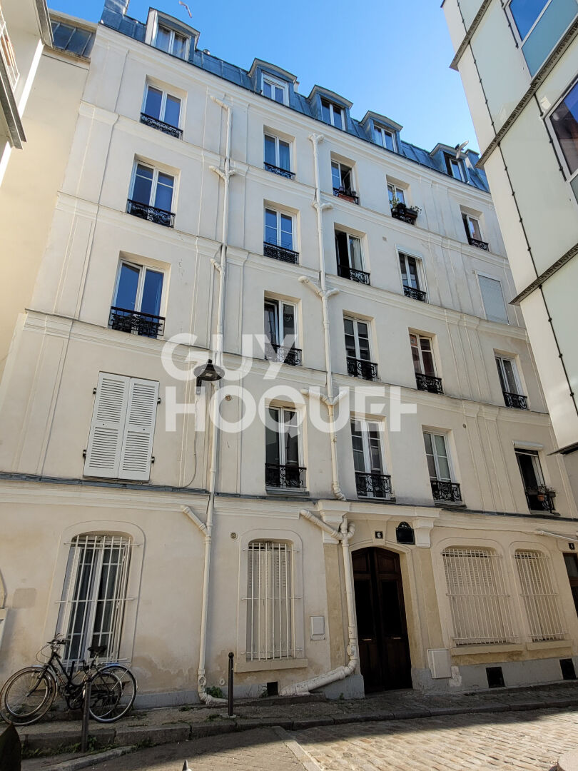 JOLI STUDIO 15 m² - Passage de Clichy Paris18