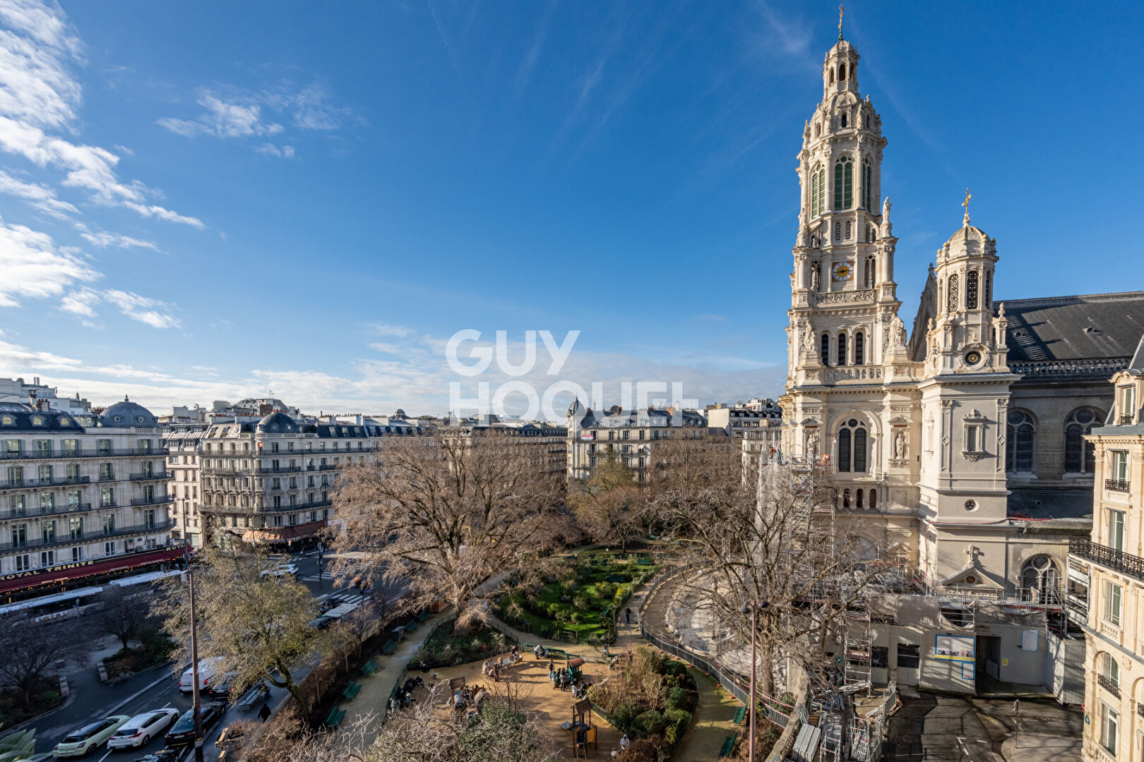 Très beau 2 pièces avec terrasse- Splendide vue sur la place de la Trinité et son Eglise - Dernier étage