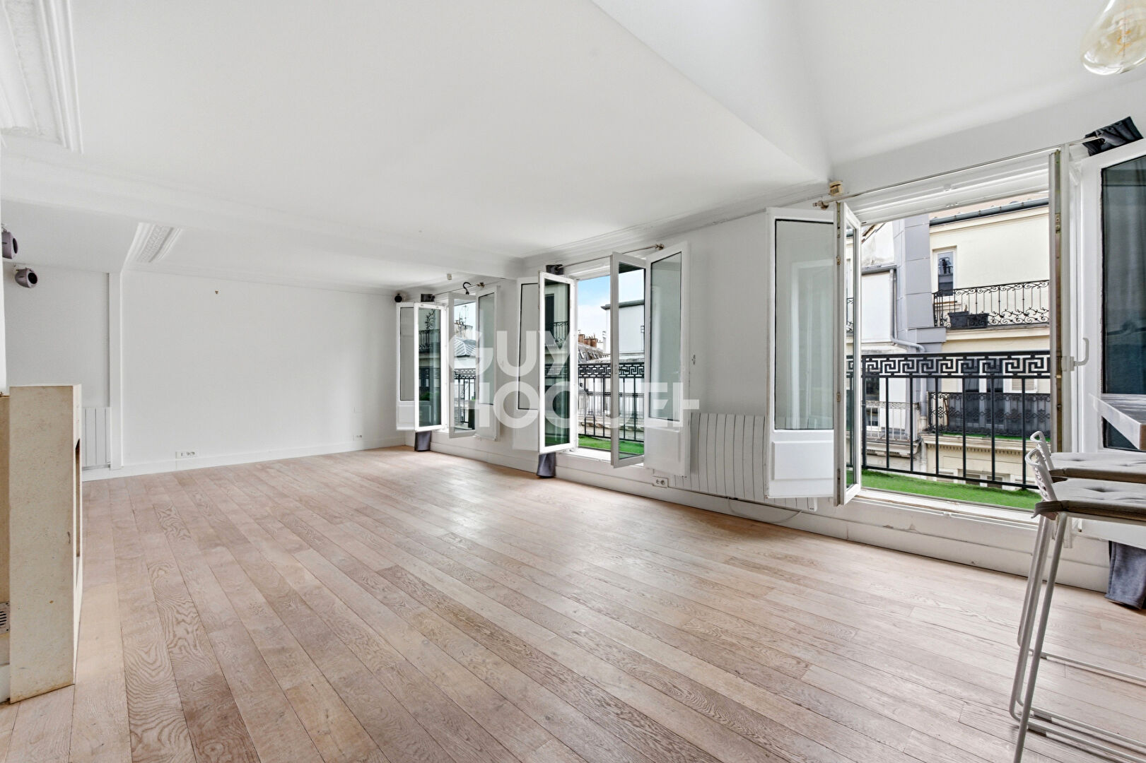 Bel appartement en duplex avec balcon - Vue Sacré Coeur et Tour Eiffel - 128 m2- Nouvelle Athènes 75009