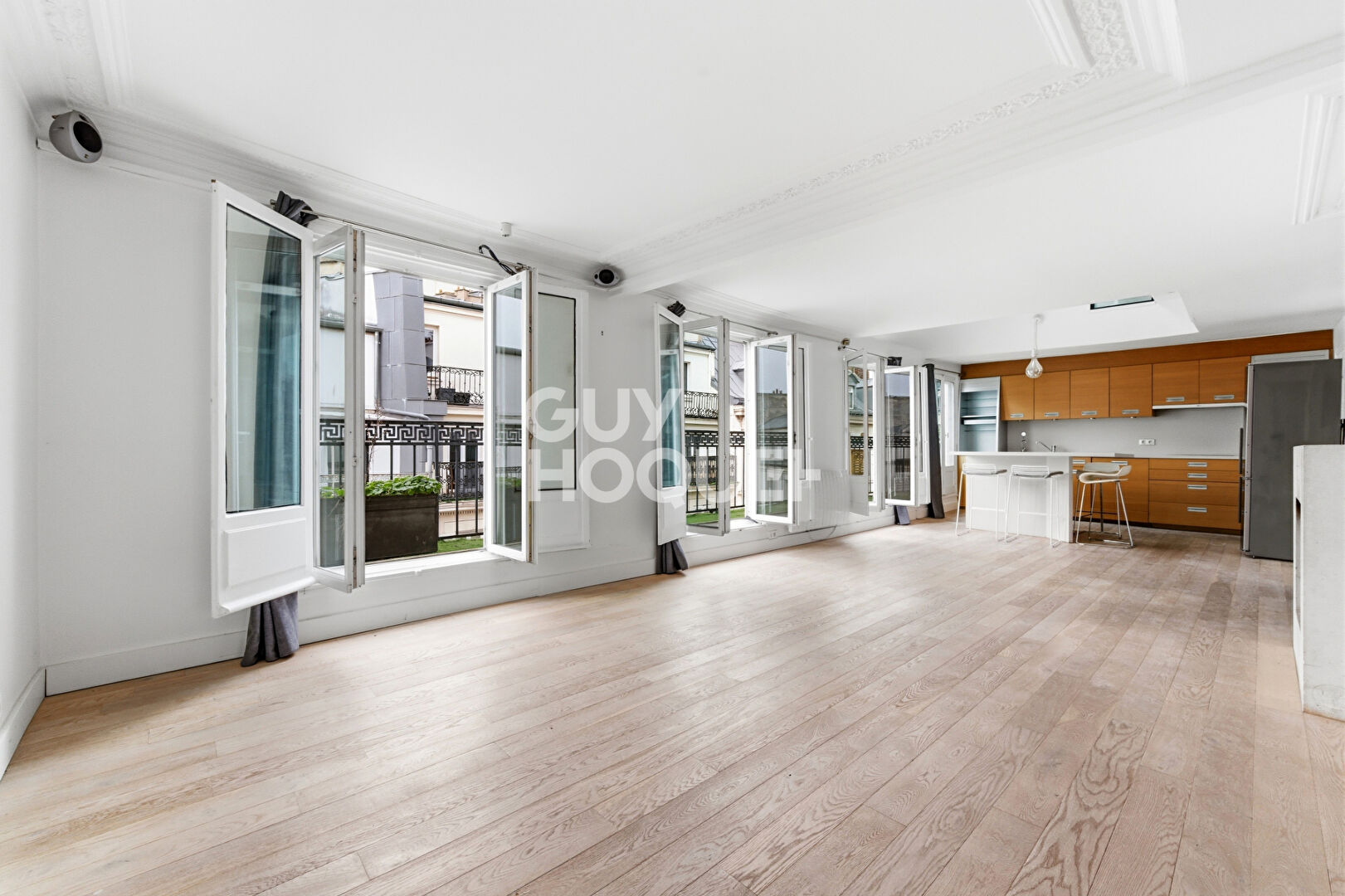 Bel appartement en duplex avec balcon - Vue Sacré Coeur et Tour Eiffel - 128 m2- Nouvelle Athènes 75009