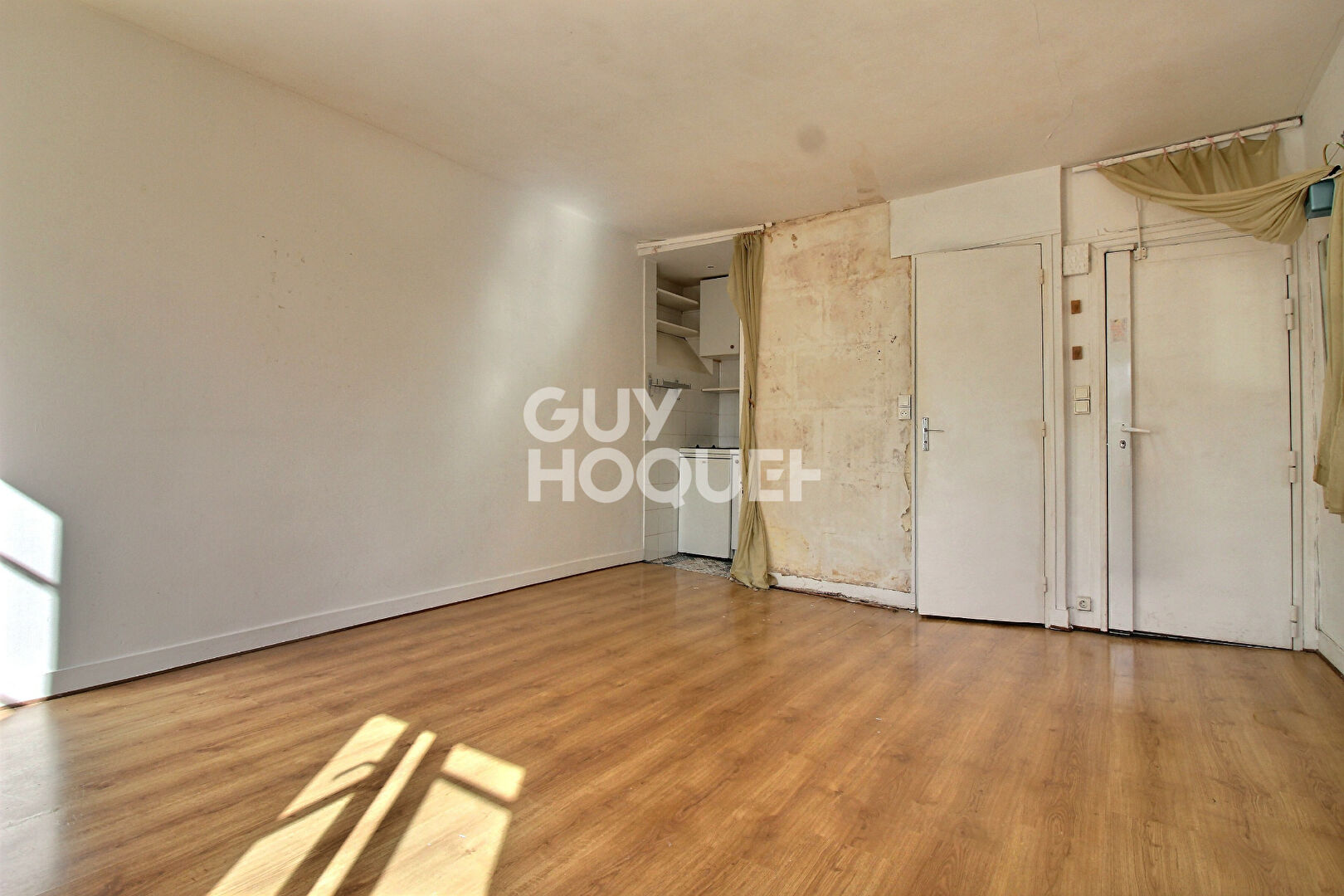 Studio à rénover - Cadet 7509