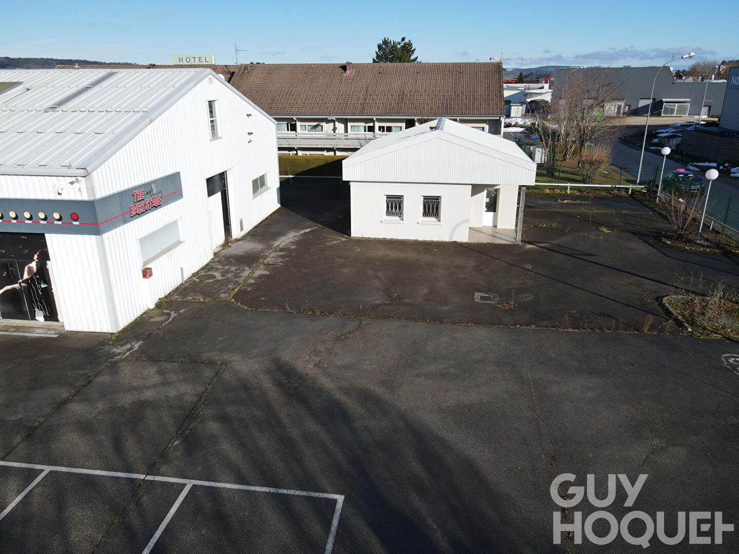 A VENDRE Local zone commerciale Pontarlier 1060m2