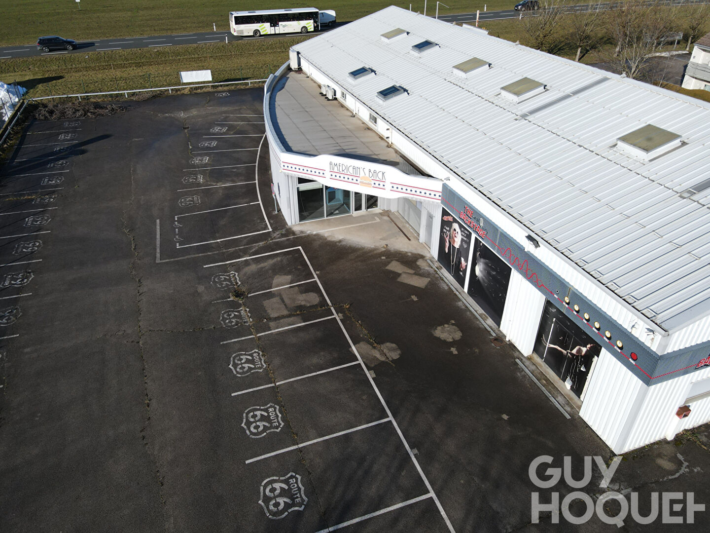 A VENDRE Local zone commerciale Pontarlier 1060m2