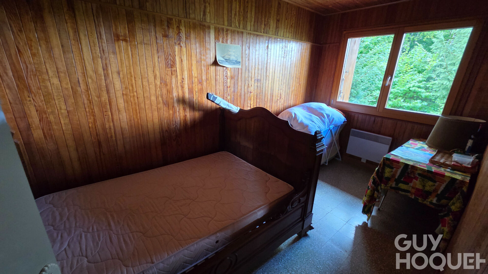 A VENDRE CHALET BORD DU LAC MONTPERREUX