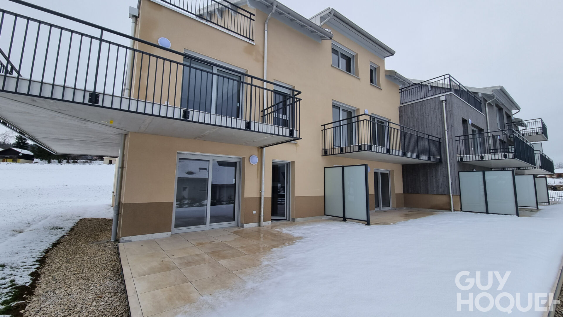 A LOUER APPARTEMENT T3 66 m² RDC avec GARAGE