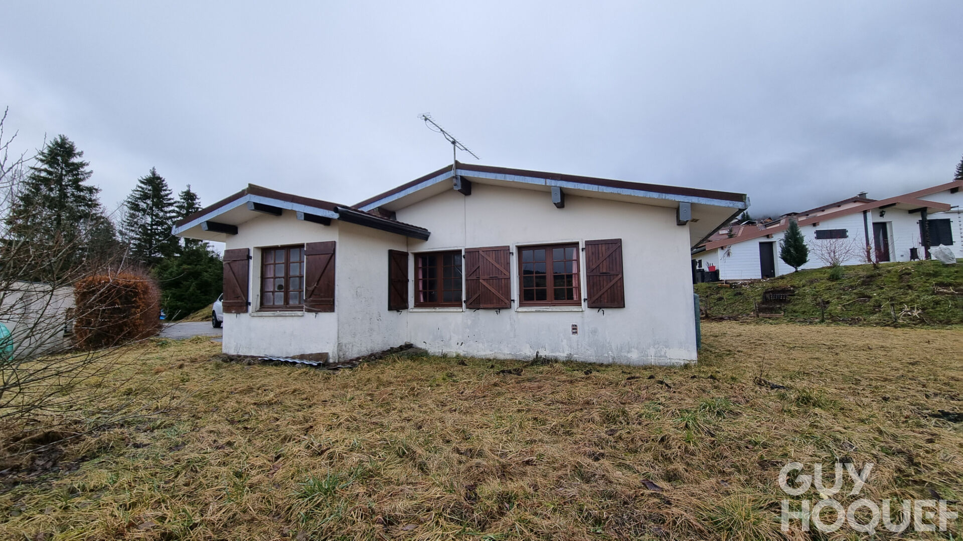 CHALET JURA - TERRAIN PLAT  517m² ACCES VOITURE