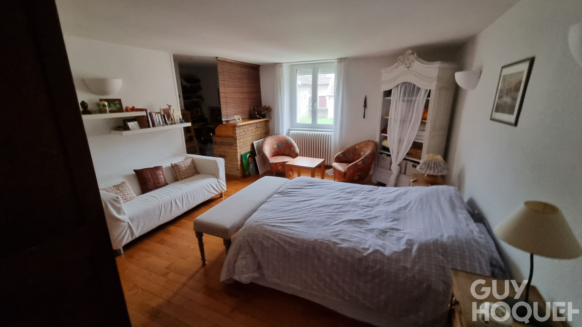 MAISON DE VILLAGE AVEC PARC ARBORÉ