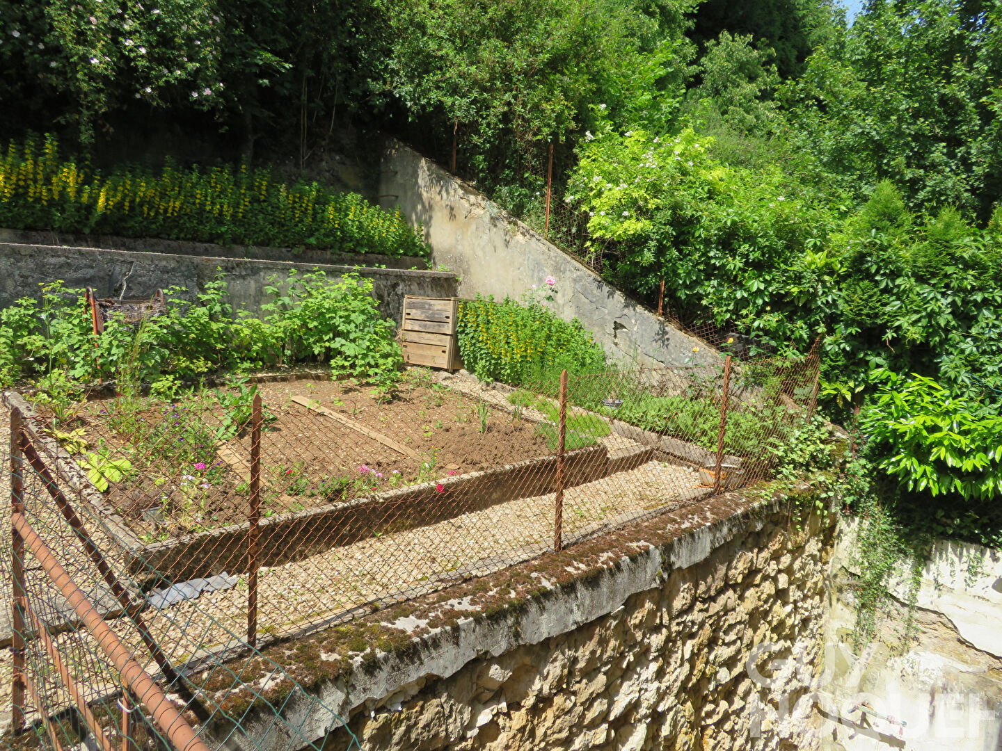 A VENDRE IMMEUBLE PONTARLIER