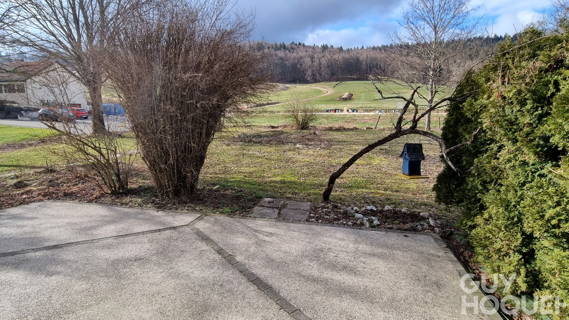 LOCATION - APPARTEMENT AVEC TERRASSE ET GARAGE