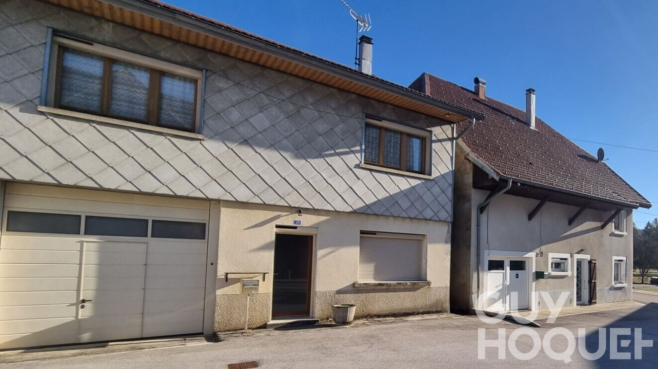 MAISON CENTRE  DU VILLAGE 3 CHAMBRES GARAGES ET TERRAIN 1400m²