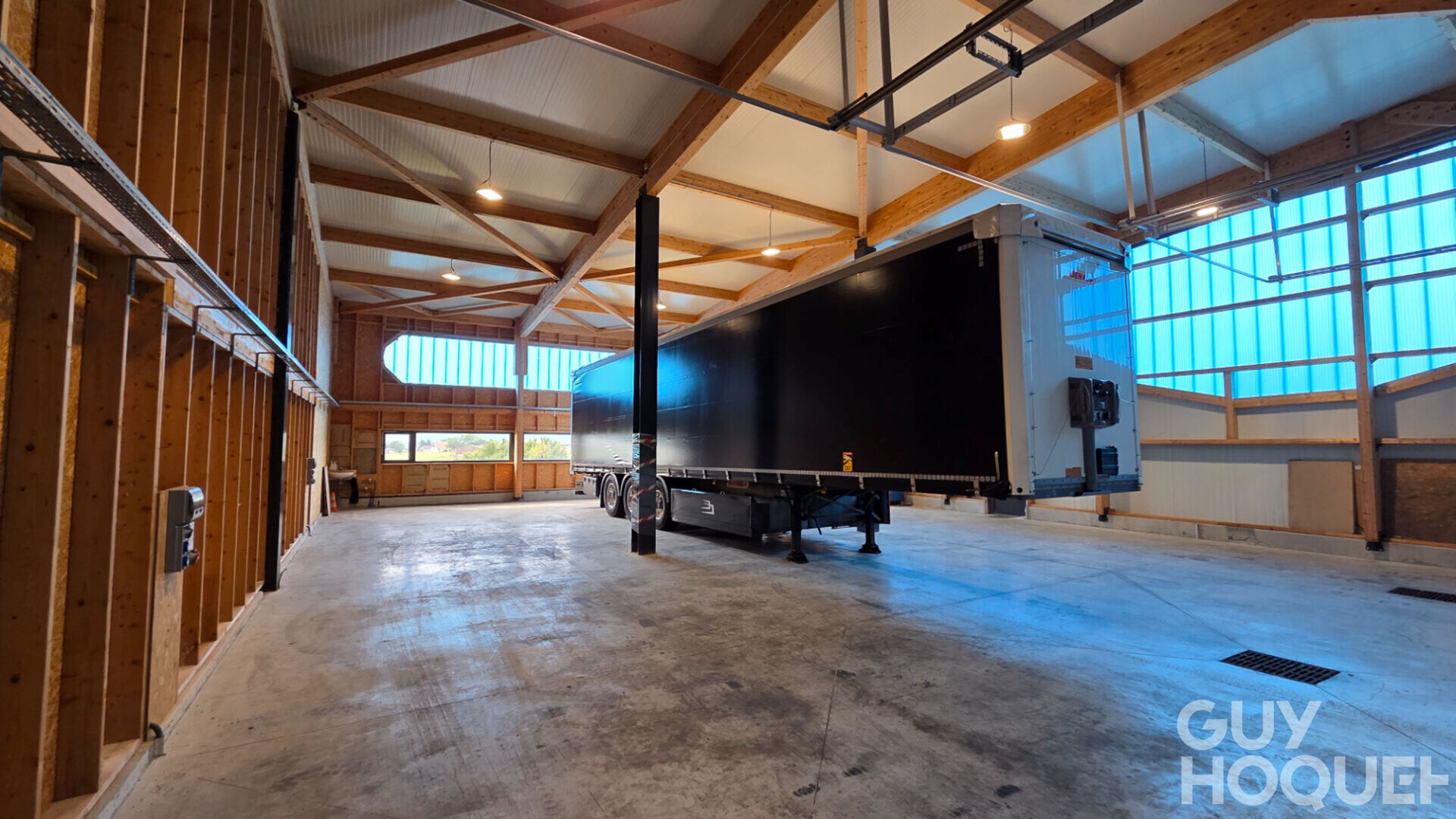 A LOUER Local d'activité Bulle 300 m2