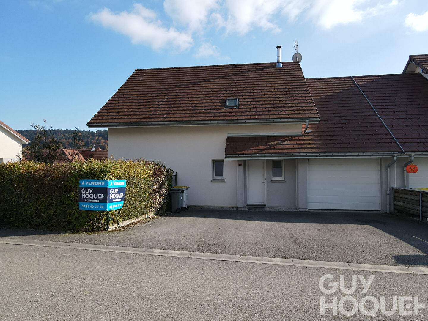 A VENDRE MAISON LA CHAUX TERRAIN GARAGE