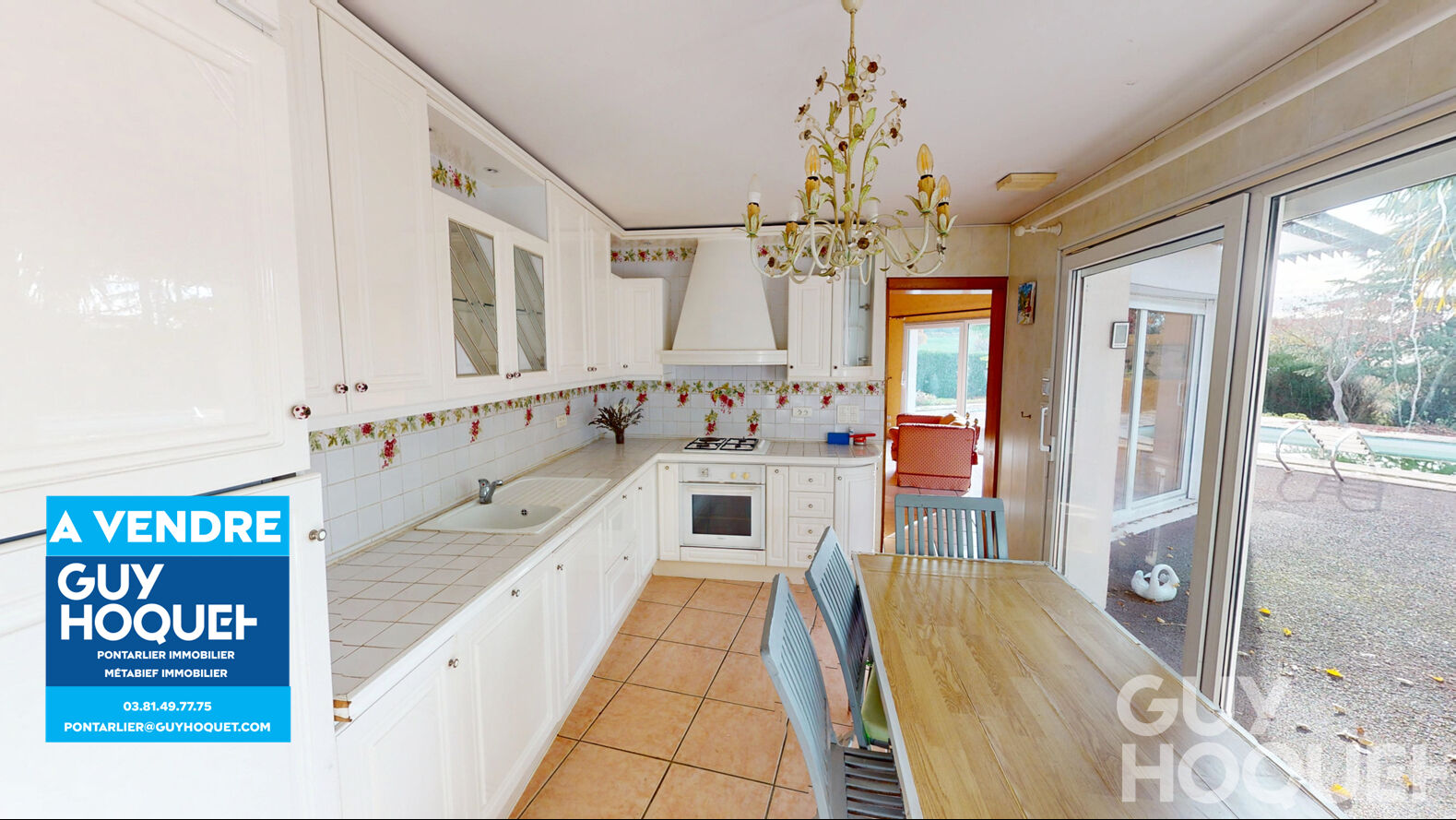 A VENDRE MAISON TERRAIN PISCINE 2 GARAGES