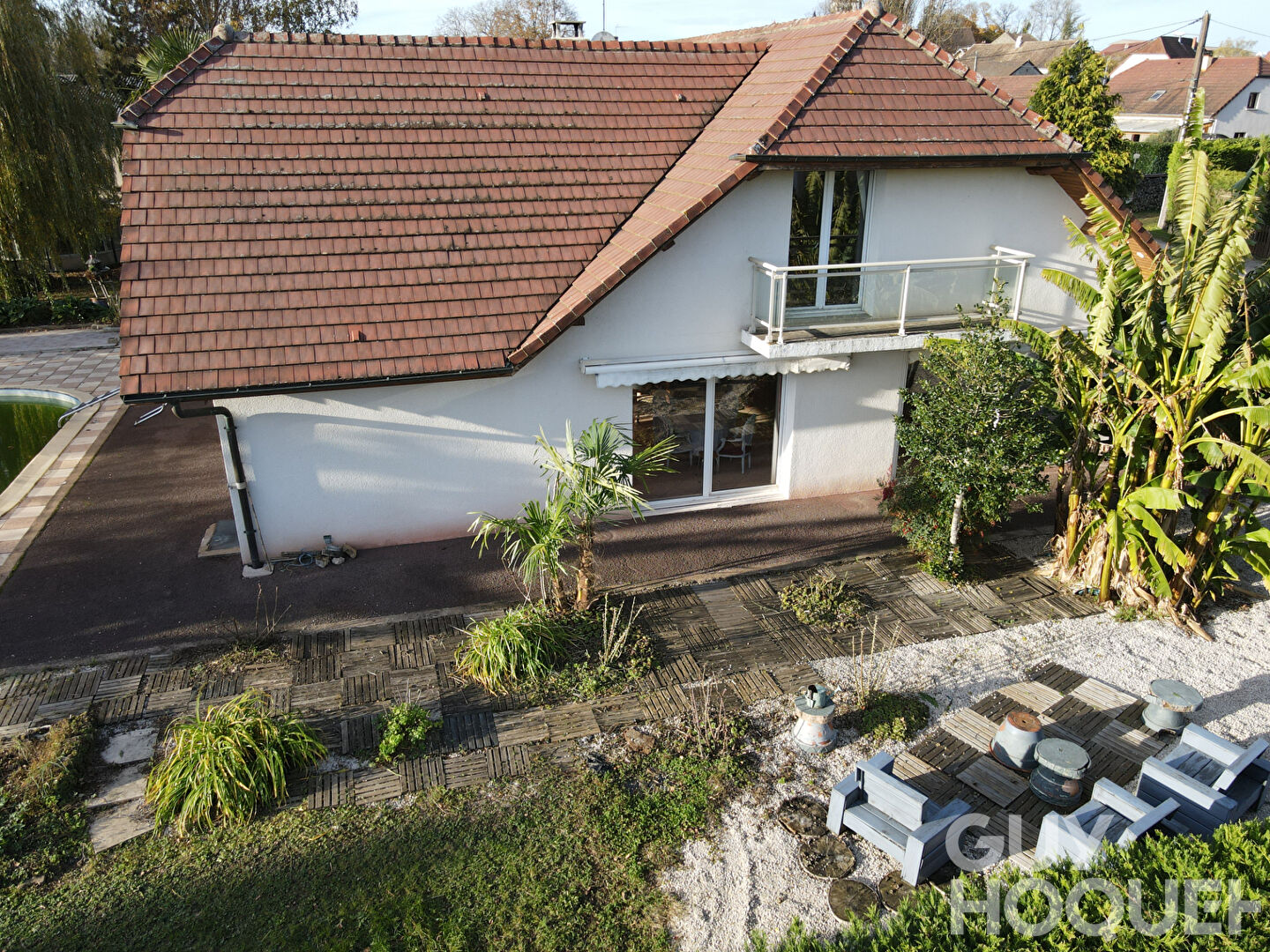 A VENDRE MAISON TERRAIN PISCINE 2 GARAGES