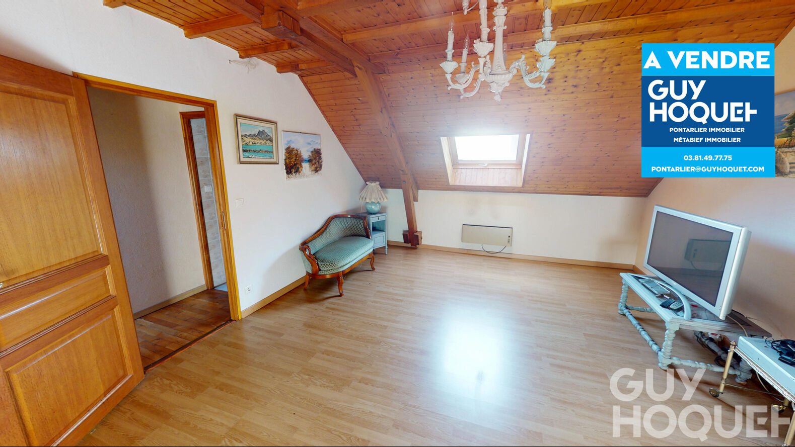 A VENDRE MAISON TERRAIN PISCINE 2 GARAGES