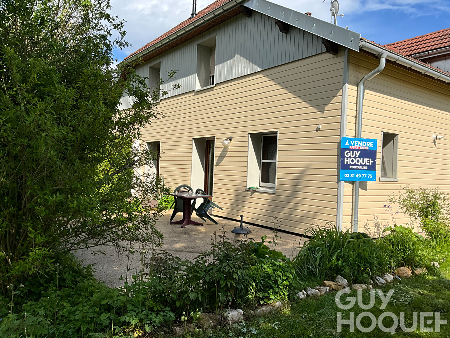 APPARTEMENT AVEC TERRASSE ET GARAGE