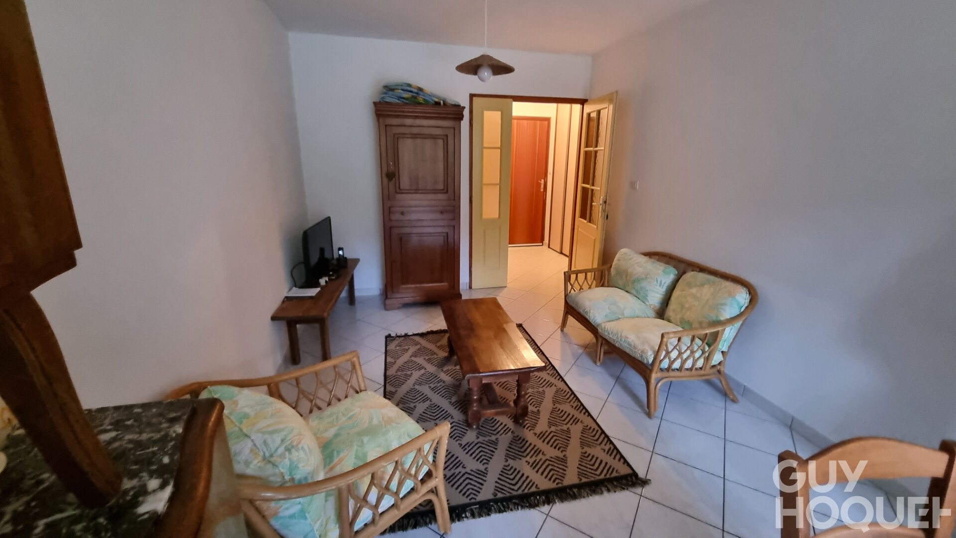 APPARTEMENT AVEC TERRASSE ET GARAGE