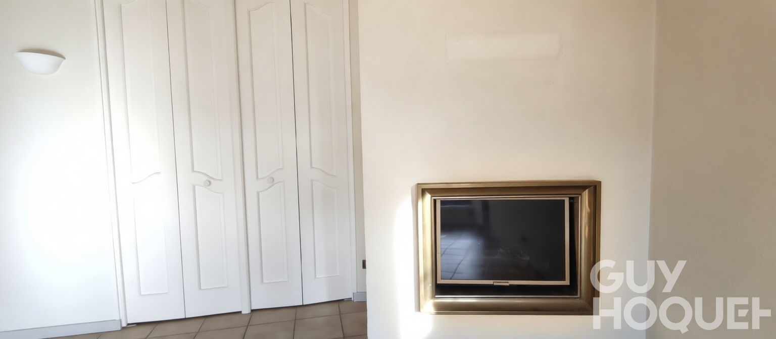 A VENDRE LES HOPITAUX APPARTEMENT RDC AVEC TERRASSE