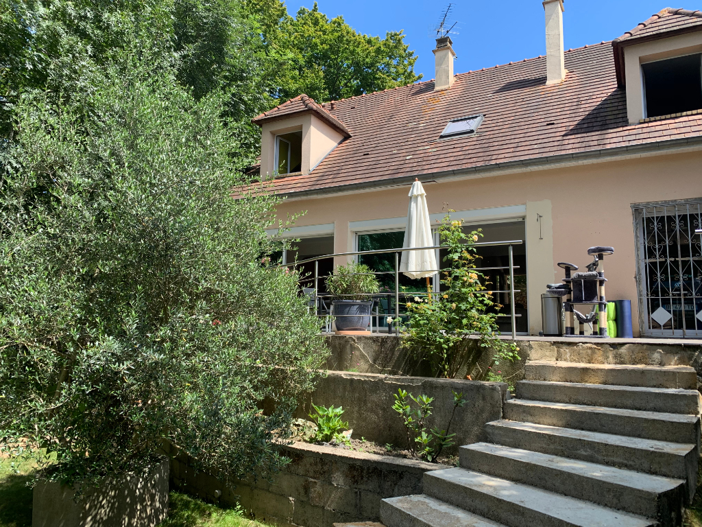À vendre à PONTAULT COMBAULT (77340), maison d'environ 169,64 m². – Guy