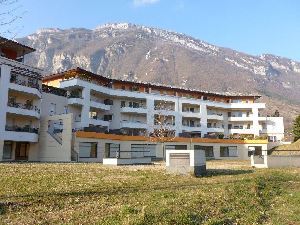 À vendre, appartement d'une surface habitable de 50 m², 2 pièces à MONTMELIAN (73800).