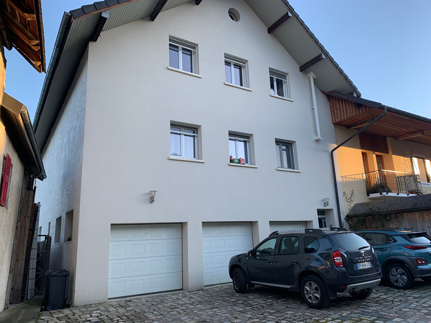 Appartement meublé  T2  58 m2  + GARAGE  à Ste Hélène du Lac  (73800)